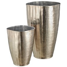 Aluminium Vase, gewellt/gerillt, 2er Set, 16x16x26/21x21x36cm, silber