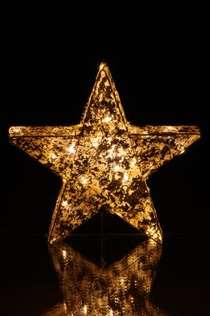 Metal star with foil cover, 30LED, 6h timer, battery box in satin bag, 30x30x5cm, gold