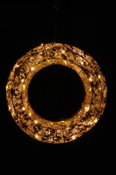 Metal wreath with foil cover, 30LED, 6h timer, battery box in satin bag, 30x30x6cm, gold