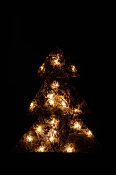 Metallhänger Baum mit Folienbezug, 20LED, 6h Timer, Batteriebox in Satintasche,